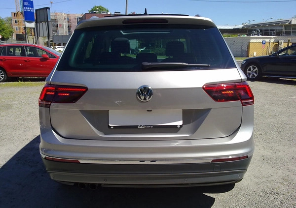 Volkswagen Tiguan cena 123900 przebieg: 108000, rok produkcji 2020 z Lublin małe 742